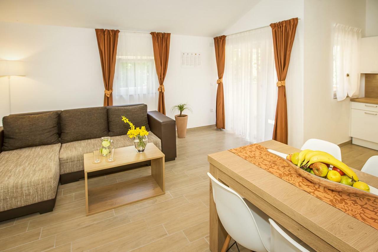 Residence Mediterraneo II Baška Eksteriør billede