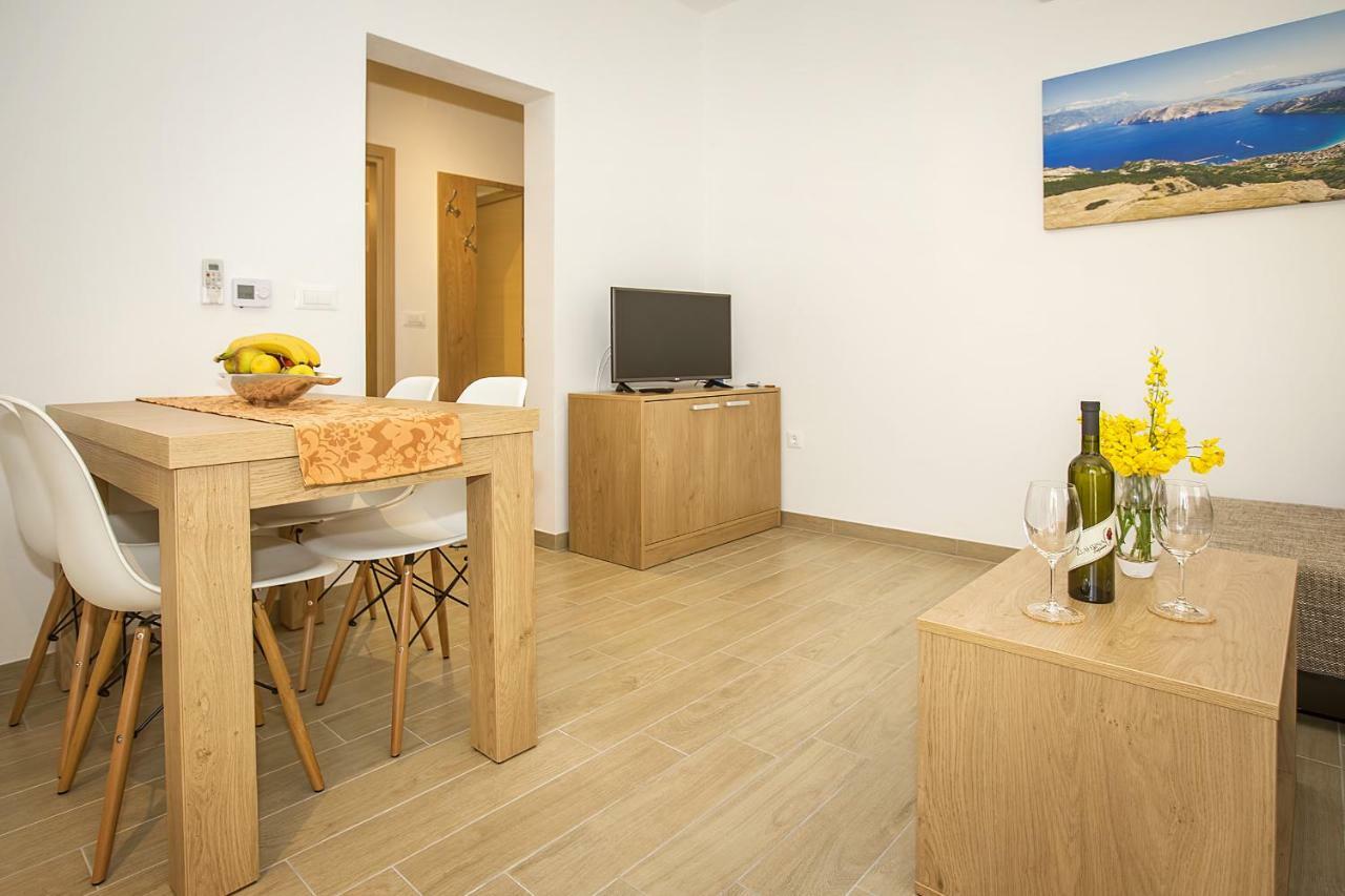 Residence Mediterraneo II Baška Eksteriør billede