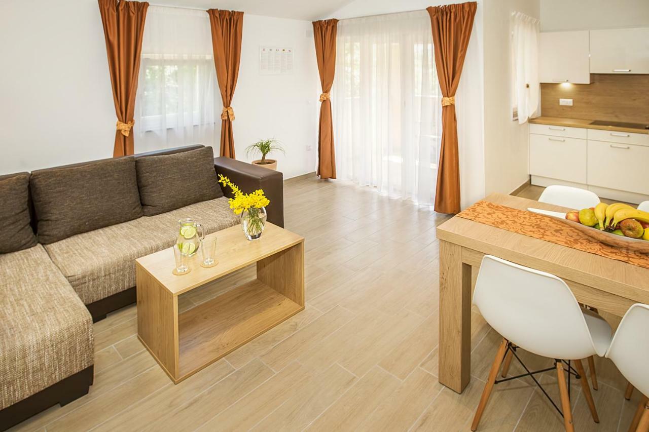 Residence Mediterraneo II Baška Eksteriør billede